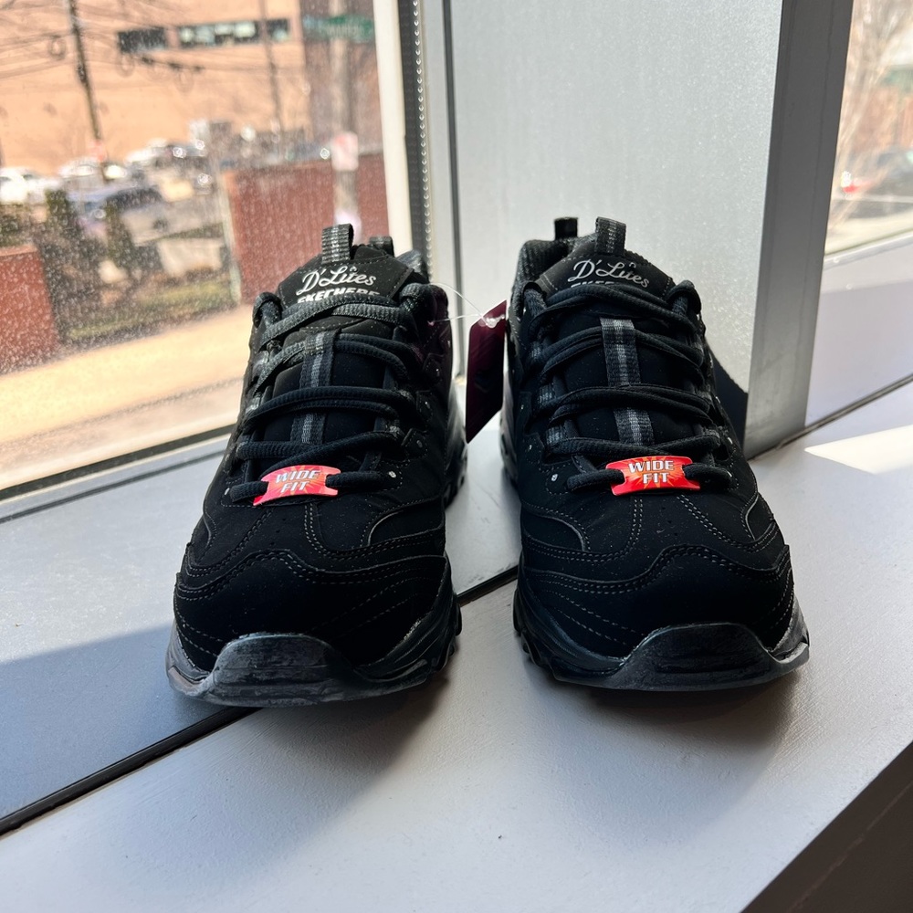 NWT Skechers D’Lites - Play On
